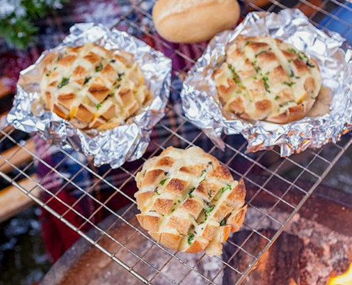 GLUTENFREIE KRÄUTERBRÖTCHEN