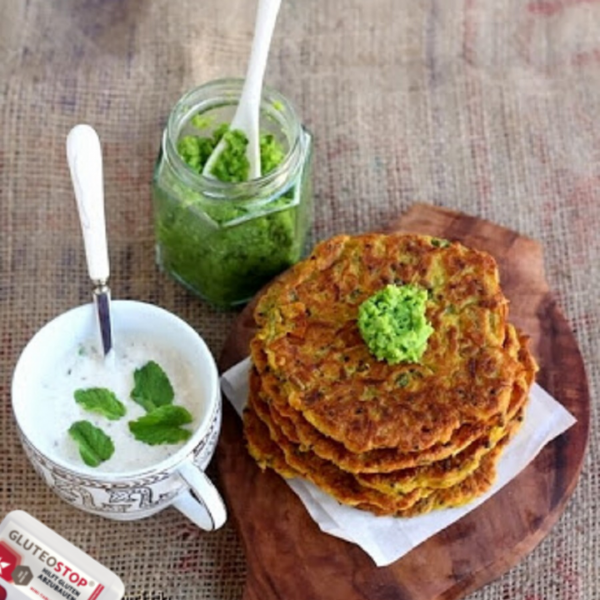 GLUTENFREIE KICHERERBSEN-PFANNKUCHEN MIT KÜRBIS
